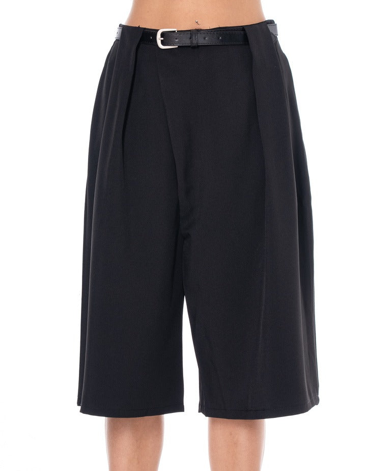 Pleated Bermuda Shorts - Black
