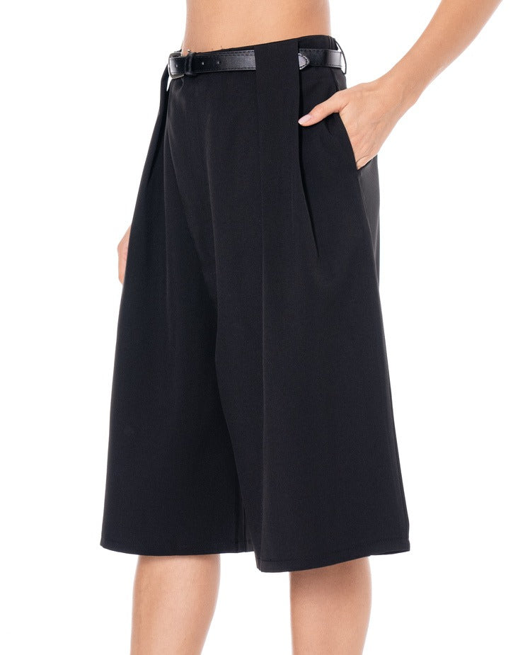 Pleated Bermuda Shorts - Black